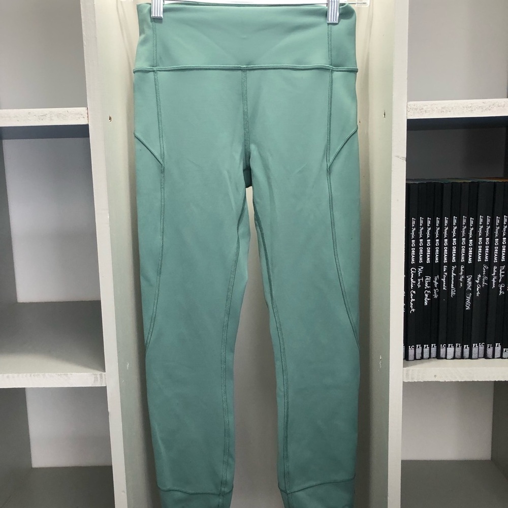 Sz 6 lululemon athletica capris Leggings - Mint